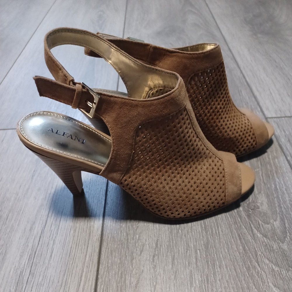 Alfani 7m tan sandal
